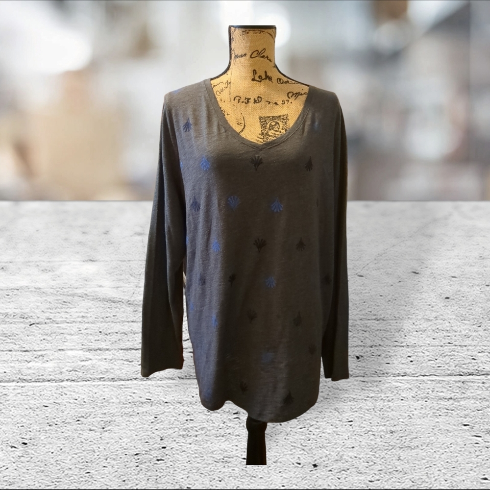 Sonoma everday tee dark gray with scallop designs size 1X